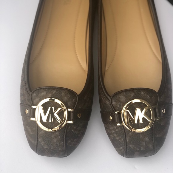 🎉HOST PICK 🎉NEW MICHAEL KORS FULTON FLATS - Picture 6 of 9